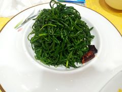 炝拌草原沙葱-德乐海蒙餐