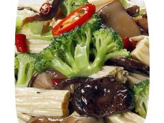 腐竹炒香菇-云的侧面音乐餐吧(丰马牛餐饮广场店)