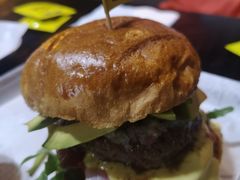 牛油果蓝波芝士汉堡-Grinder 绞肉机汉堡(武定路店)