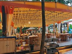 -二荆条·蜀鲜汇城市森林火锅