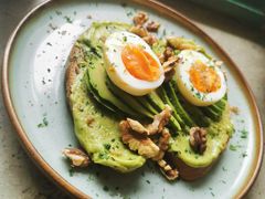 牛油果煮蛋吐司-RAC BAR(安福路店)