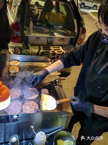 五马渡太空猿鲜牛肉汉堡