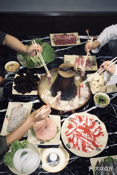 牛九铜火锅图片