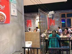 大堂-怪噜范·老贵阳街头名小吃(汇金星力城店)