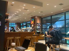 -星巴克(上海虹桥新天地二店)
