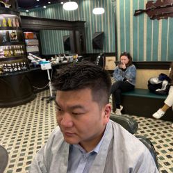 -海文先生国潮烫染男士理发馆