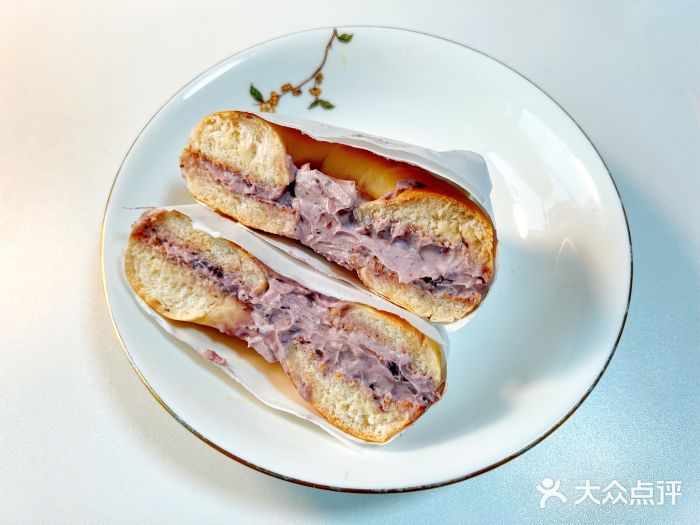 Catch Bagel(芳草地店)自制蓝莓芝士贝果图片