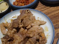 -明洞阿姨·韩式酱蟹烤肉·创意料理(三元桥店)