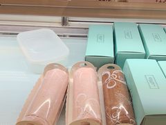 -顶东面包花园·生日蛋糕(世博店)