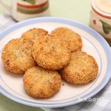 土豆500g，猪肉馅500g，洋葱1个，鸡蛋1个