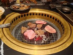 -山川小町·极番烧肉(新地假日广场店)