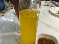 -洪氏嗨捞·广东猪肚鸡·椰子鸡火锅(西咸万象城店)