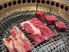 -铭牛烧肉·和牛海鲜自助(高新月牙湖店)