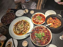 -万重锦·人文川菜馆(骡马市店)