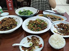 -湖南人家湘菜馆(镇江路店)