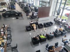 -上海星瀚奔驰4S店(红柳路店)