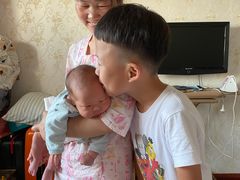 -爱的果实月嫂育婴师(世纪东方店)