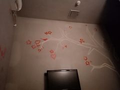 -卡罗酒店(东门晒布地铁站店)