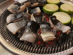 -围炉肉舍•炭烤活鳗•丹东海鲜烤肉(步行街店)