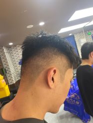 点击看大图 -大人物·男士理发馆