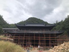 -浙东第一尖雪山欢乐谷