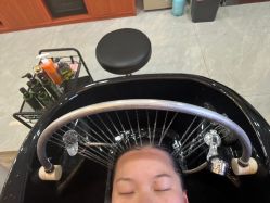 -岳灵生发养发馆