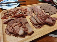 -老天桥酱肉烧饼夹肘子(天桥店)