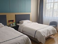 -库车国际酒店(火车站东湖公园店)