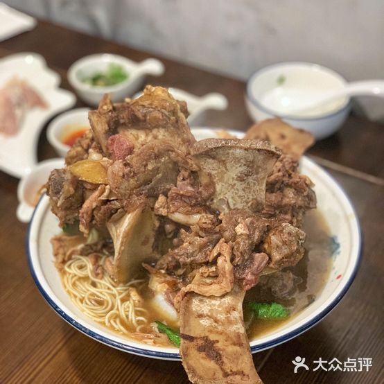 土灶牛肉面馆