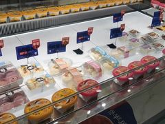 零售区-包记西点(凤凰春城店)