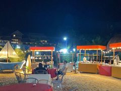 -亚龙湾希尔顿自助餐厅·海鲜·烧烤·沙滩BBQ·现场乐队