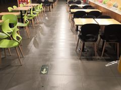 大堂-麦当劳(郑州东高铁站店)