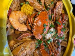 -多嘴超级肉蟹煲(杉杉国潮主题店)