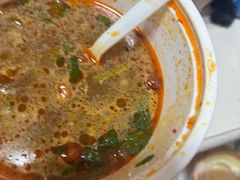 牛肉酸辣粉-小杨生煎(香港名都店)