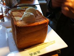 珍宝蜂蜜厚多士-去茶去餐厅(中央大街店)
