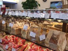 -红宝石·鲜奶小方·海派西点房(南丹店)