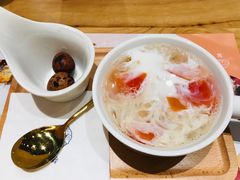 鲜奶雪耳炖木瓜-炖物24章·顺时轻养茶(黄龙店)