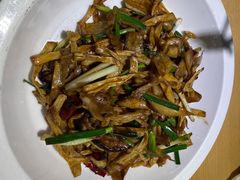 -关东小磨东北菜(上海长风大悦城店)