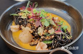 Garlic Scallops Squid Noodles