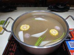 高钙牛骨原汤锅底-潮牛海记•潮汕牛肉火锅•醉鸡煲•粿条汤(通北路店)