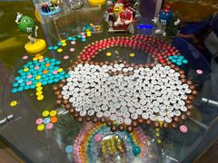 -m豆巧克力世界(上海世茂广场店)