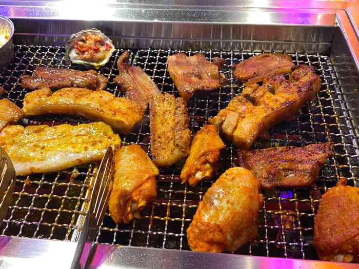 小猪查理川式市井烤肉(丰管路店)-"[薄荷]环境: 环境还算可以吧,东西