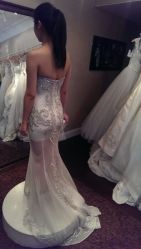 点击看大图 独家定制镇店之宝-纯色时光婚纱艺术馆WHITE