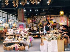 -魔方城市书房(中街益田店)