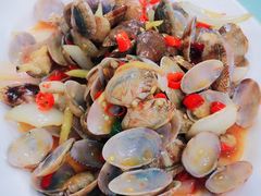 -小辣妹川味海鲜加工店(第一市场椰风巷店)