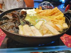 山海一家亲-刘姐啤酒鱼民族演艺餐厅(西街总店)