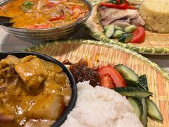 青咖喱牛腩配饭-热浪岛马来餐厅