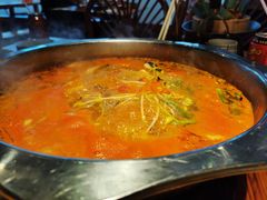 -野山舂·贵州现舂酸汤火锅(鸿通城店)