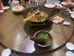 -富正毅三下锅·湘西韵味(天门山索道店)