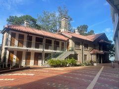 -香港大学